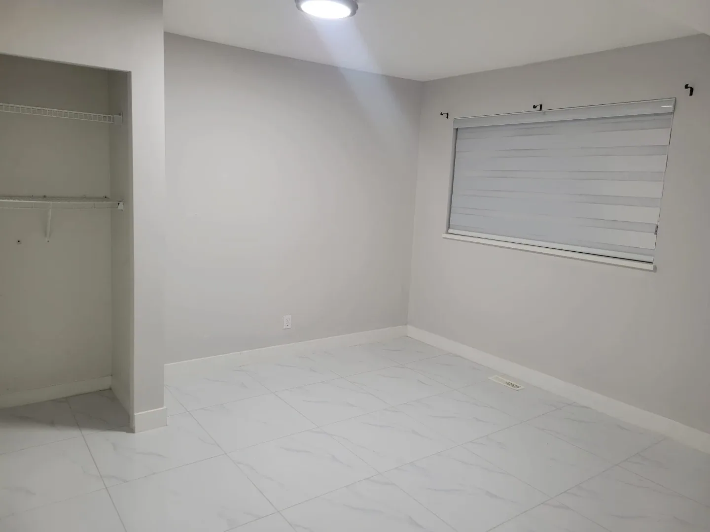 2 bedroom basement for rent image indicator(2)