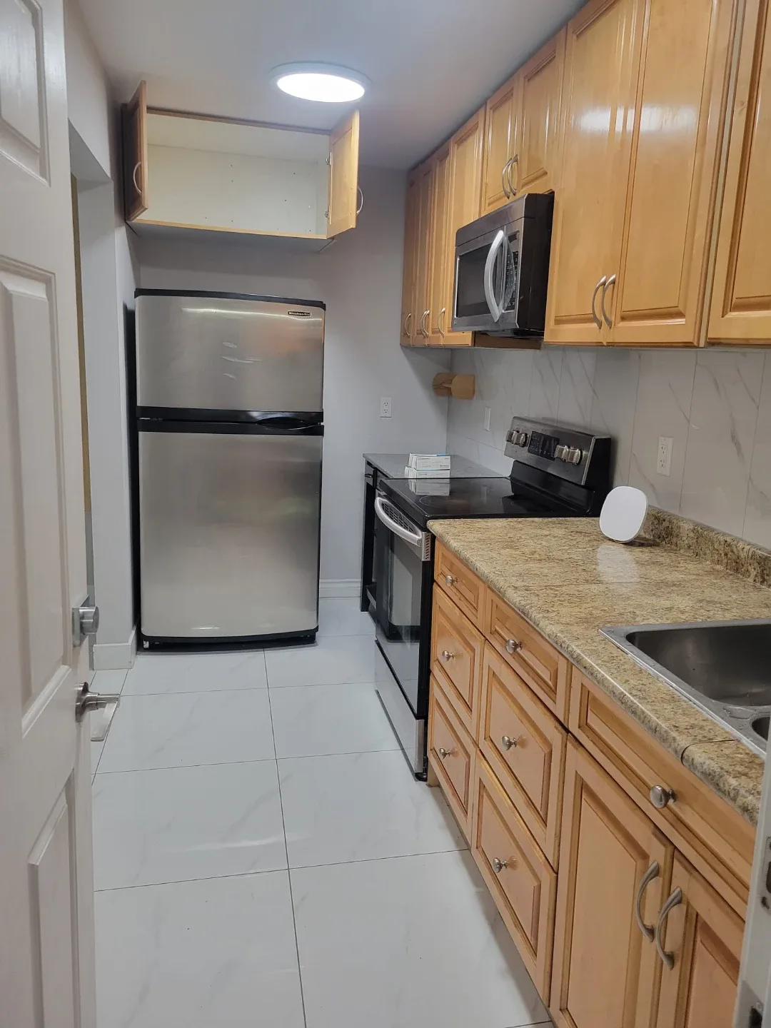 2 bedroom basement for rent image indicator(4)