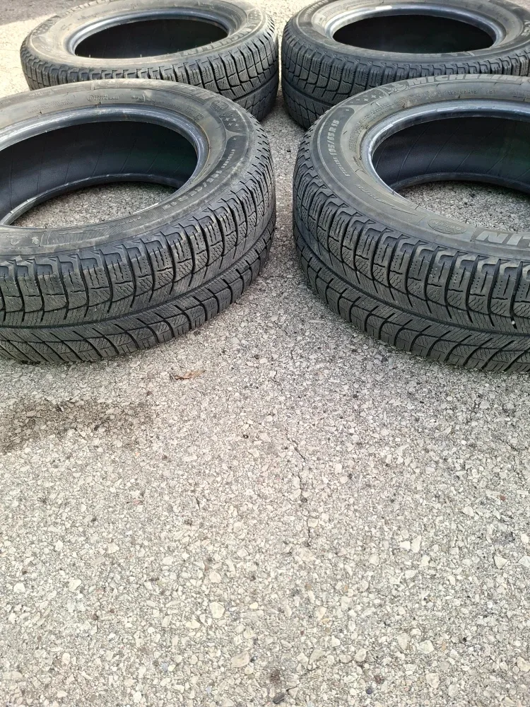 Michelin X-Ice Snow Tires - 195/65 R15 image indicator(2)