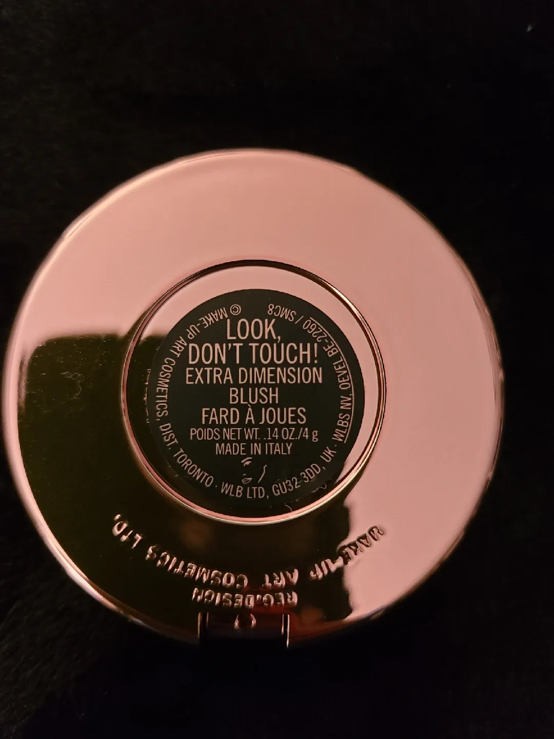 MAC Extra Dimension Blush - Look, Don't Touch! image indicator(3)