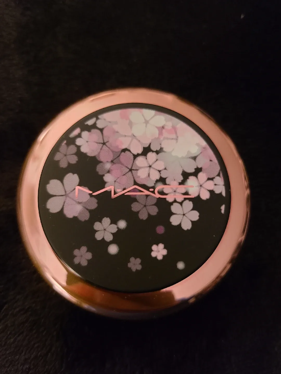 MAC Extra Dimension Blush - Look, Don't Touch! image indicator(4)