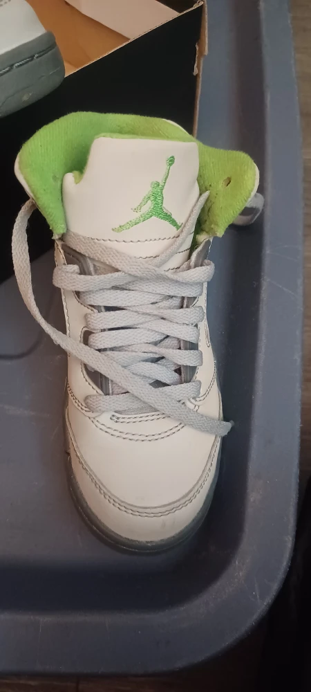 Jordan 5 Retro White/Green Youth Size 11C - photo 2