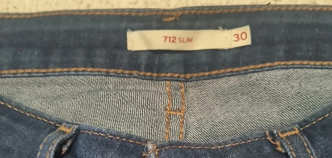 Levi's 712 Slim Jeans - W30 L32 image indicator(3)