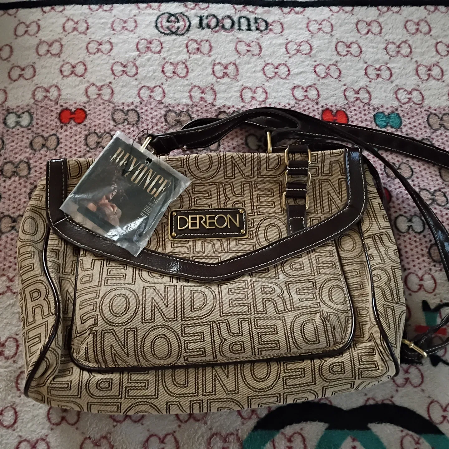 Deron purse image indicator(2)