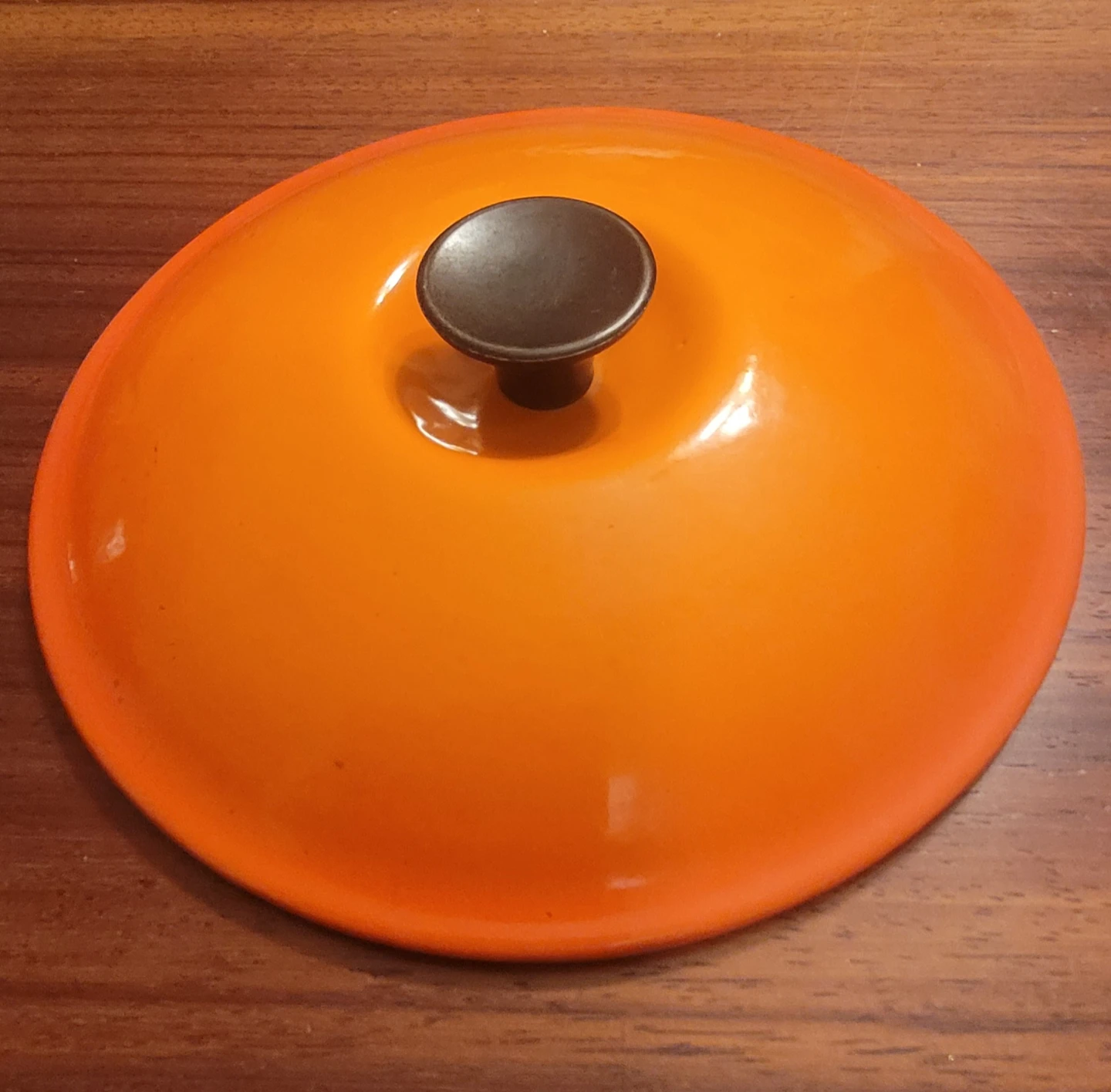 Reserved-$20.00 each Le Creuset Orange Lids - Size 22 & 18 - photo 3