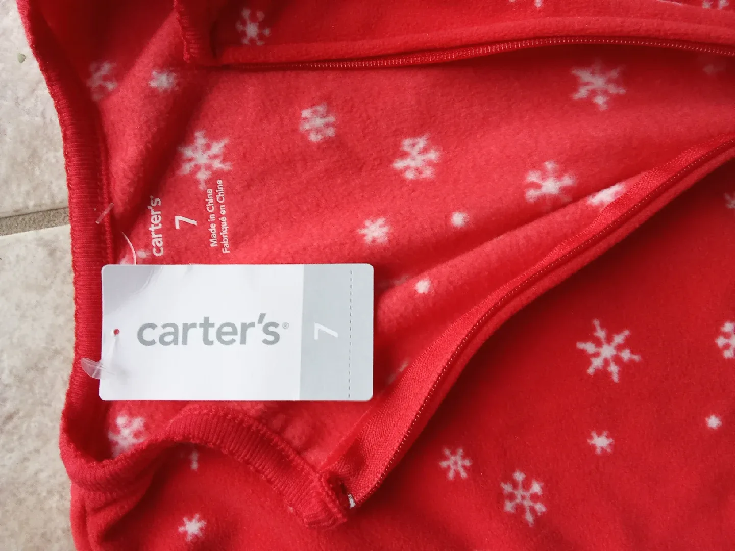 NEW Carter's Size 7 Red Snowflake Pajamas Onesies image indicator(2)