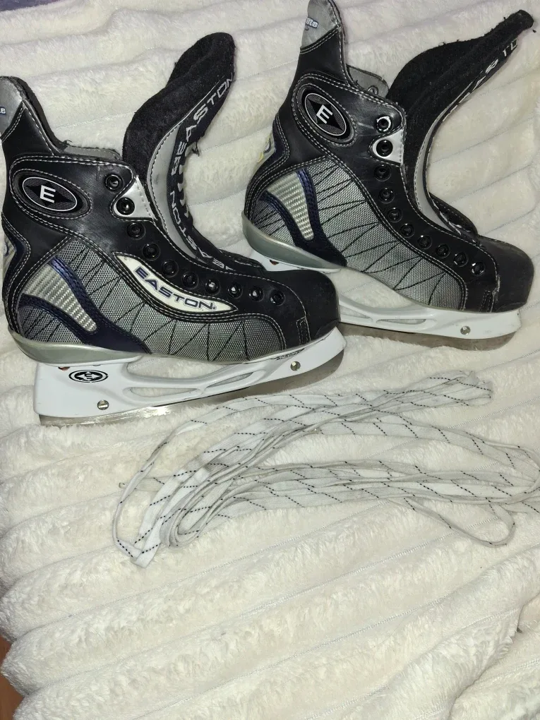 Easton Ultralite Pro Ice Skates - Size 5 image indicator(5)