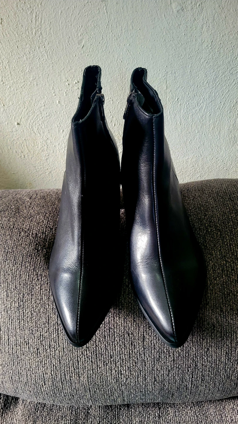 Black Ankle Boots - photo 4