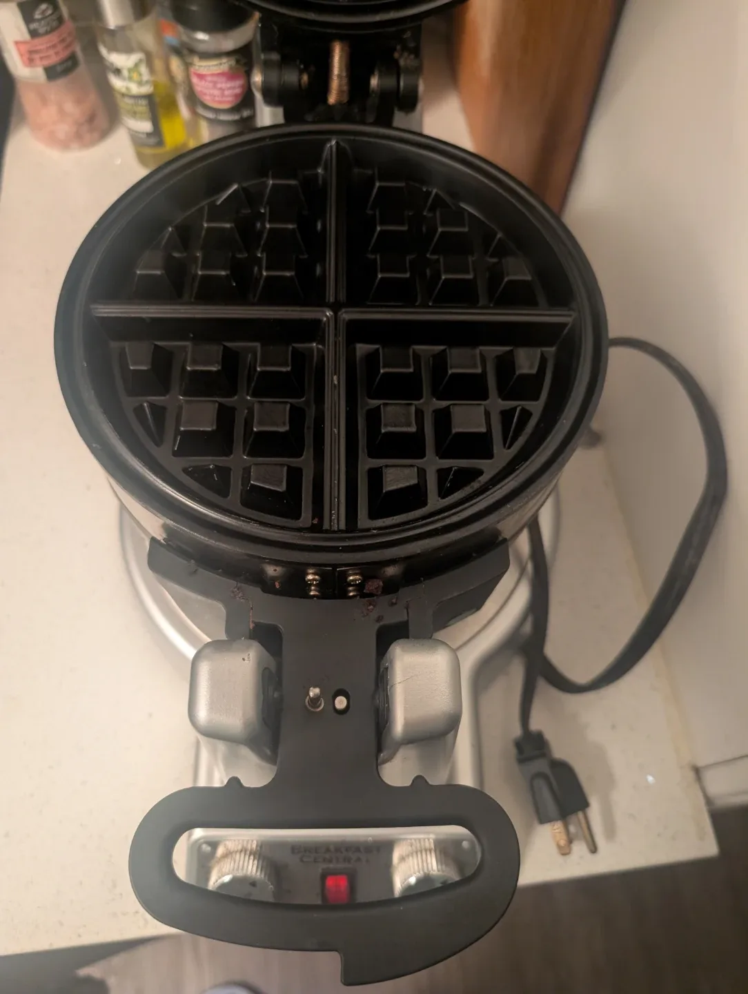 Cuisinart Breakfast Central Waffle Maker image indicator(3)