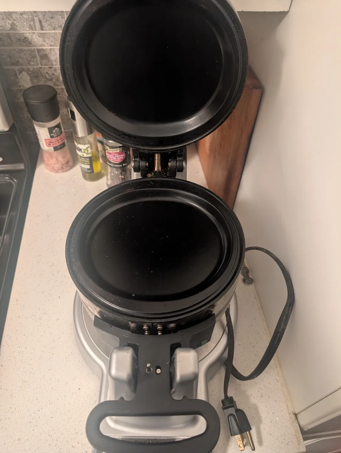 Cuisinart Breakfast Central Waffle Maker image indicator(4)