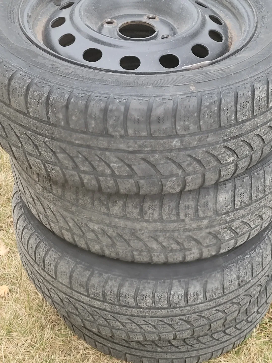 Set of 4 Winter Tires 195/60R15  4×114.3 image indicator(2)