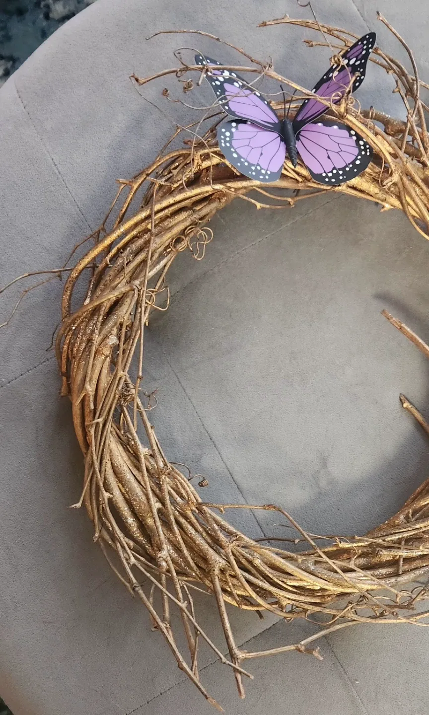 Gold Branch Wreath with Butterfly Decor image indicator(4)