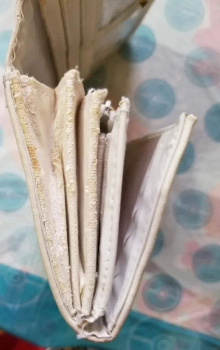 Two Wallets image indicator(6)