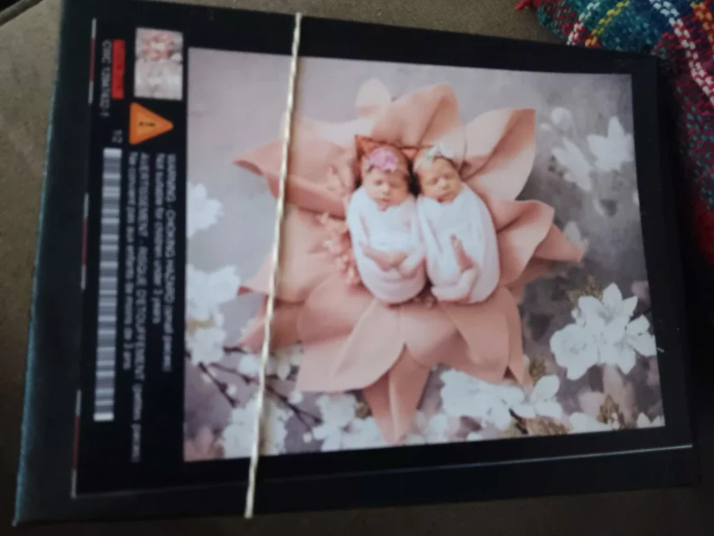 Mixed Lot: Black Truffle Sea Salt, Acne Cream, Hair Ties image indicator(6)