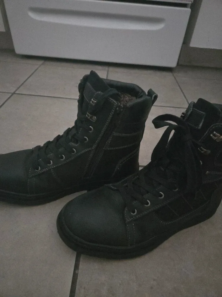Godik mens winter leather boots size 9