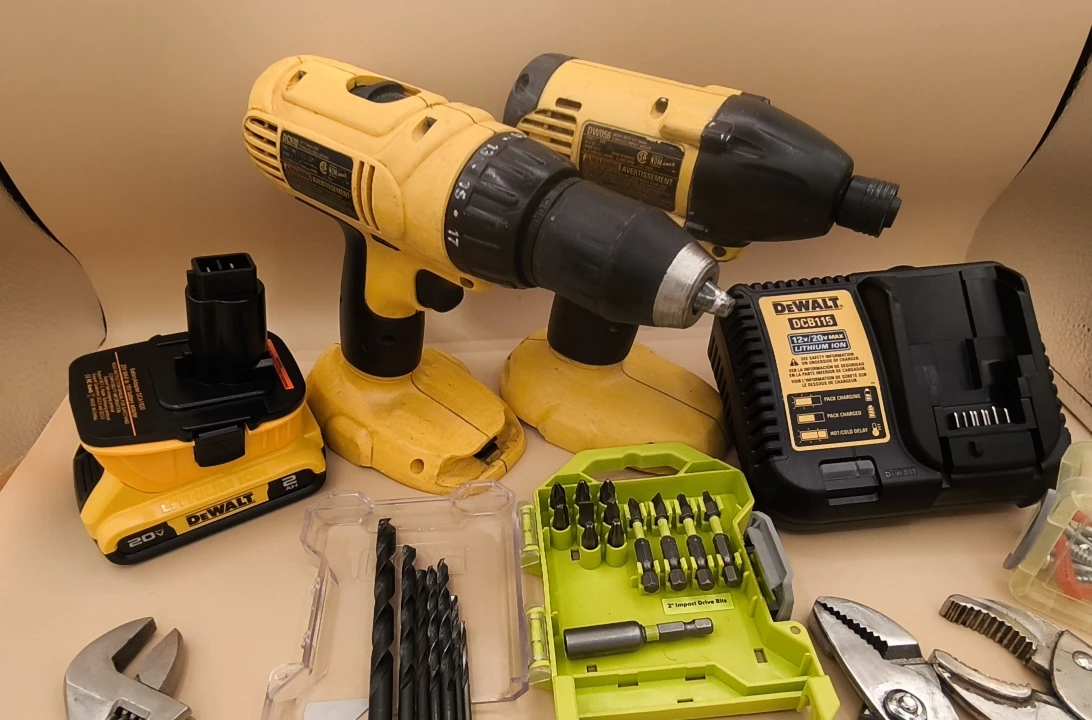 DeWalt Cordless Drill & Impact Driver Set - photo 5