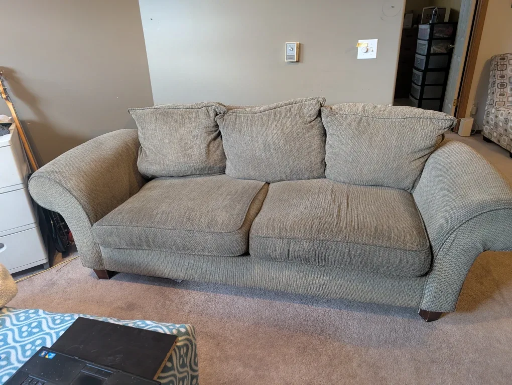 Birchwood 3 Seater Couch image indicator(2)