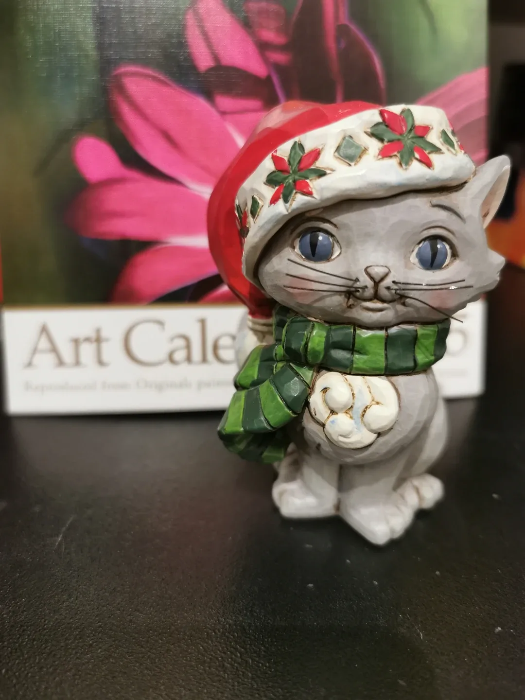 Enesco Jim Shore Christmas Kitten Figurine image indicator(4)