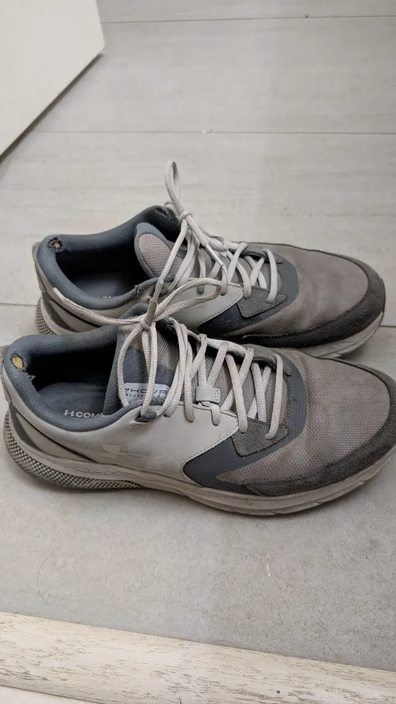 Under armour hover shoes size 12 image indicator(2)