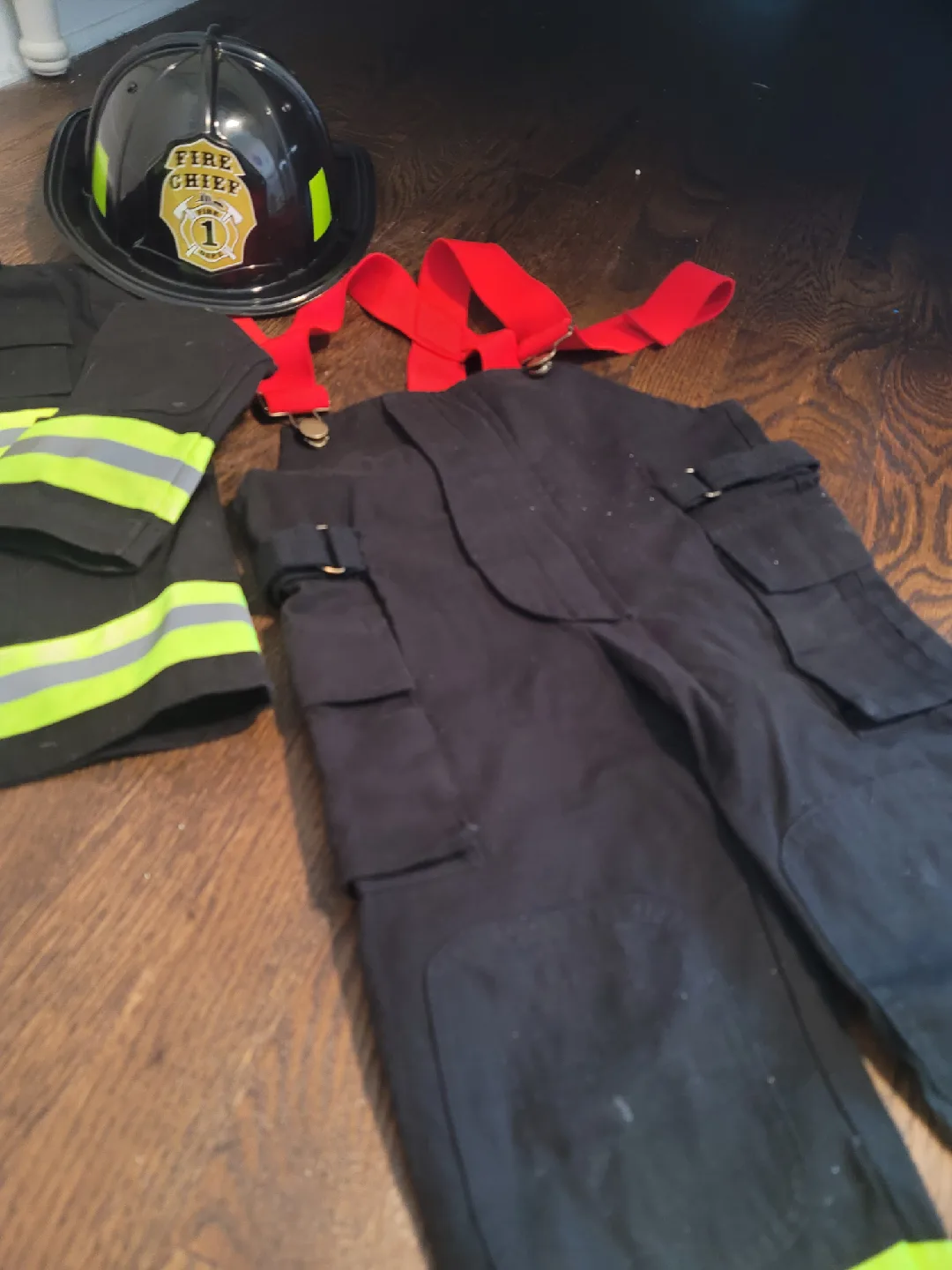 Fire Chief Costume Set 2-3y image indicator(2)