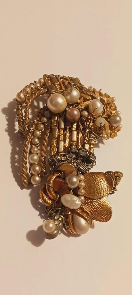 Art Deco Stunning Vintage Gold Tone Pearl Brooch