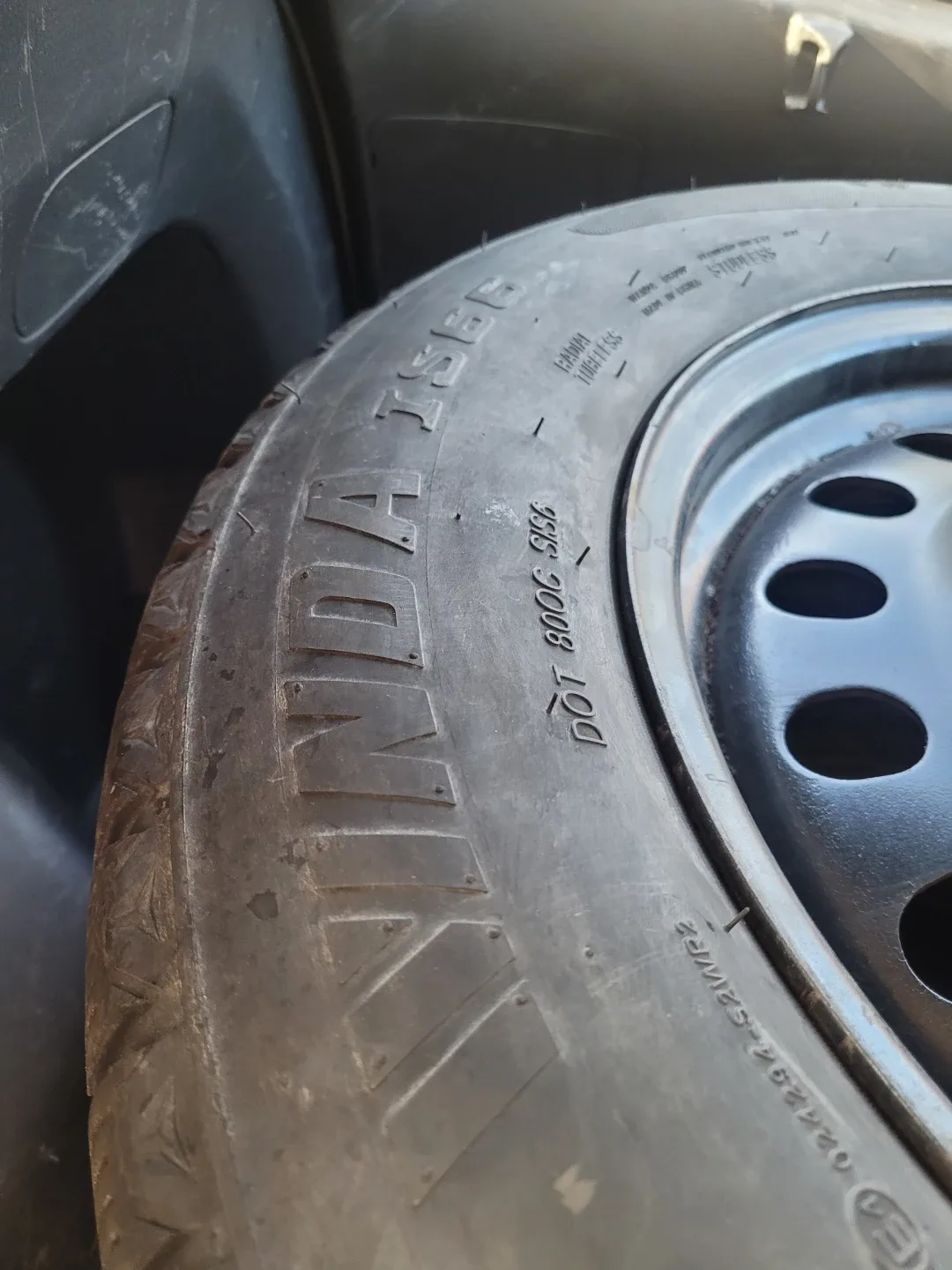 Hankook Winter tires and rim set 225/65R17 Tire image indicator(3)