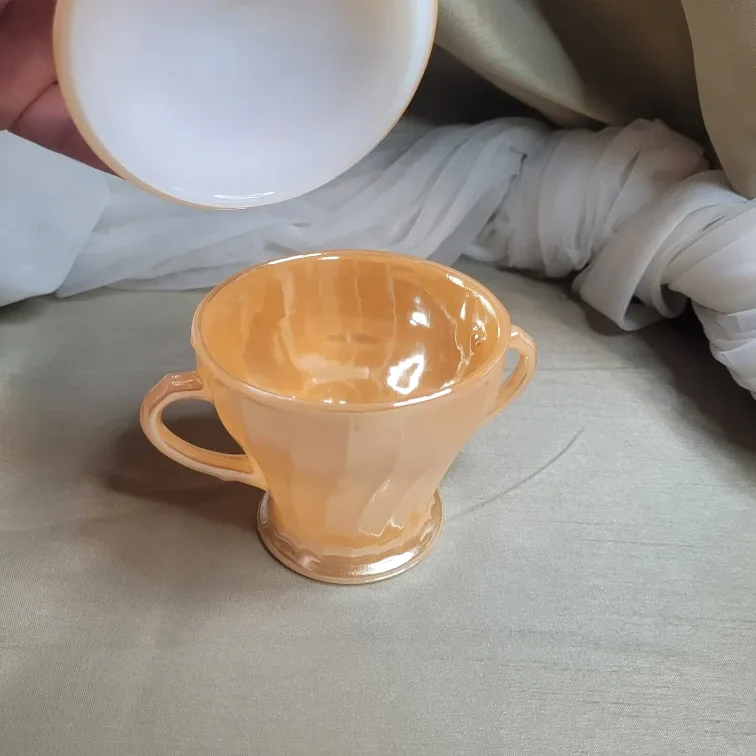 Anchor Hocking Fire-King Peach Lustre sugar bowl with lid image indicator(7)