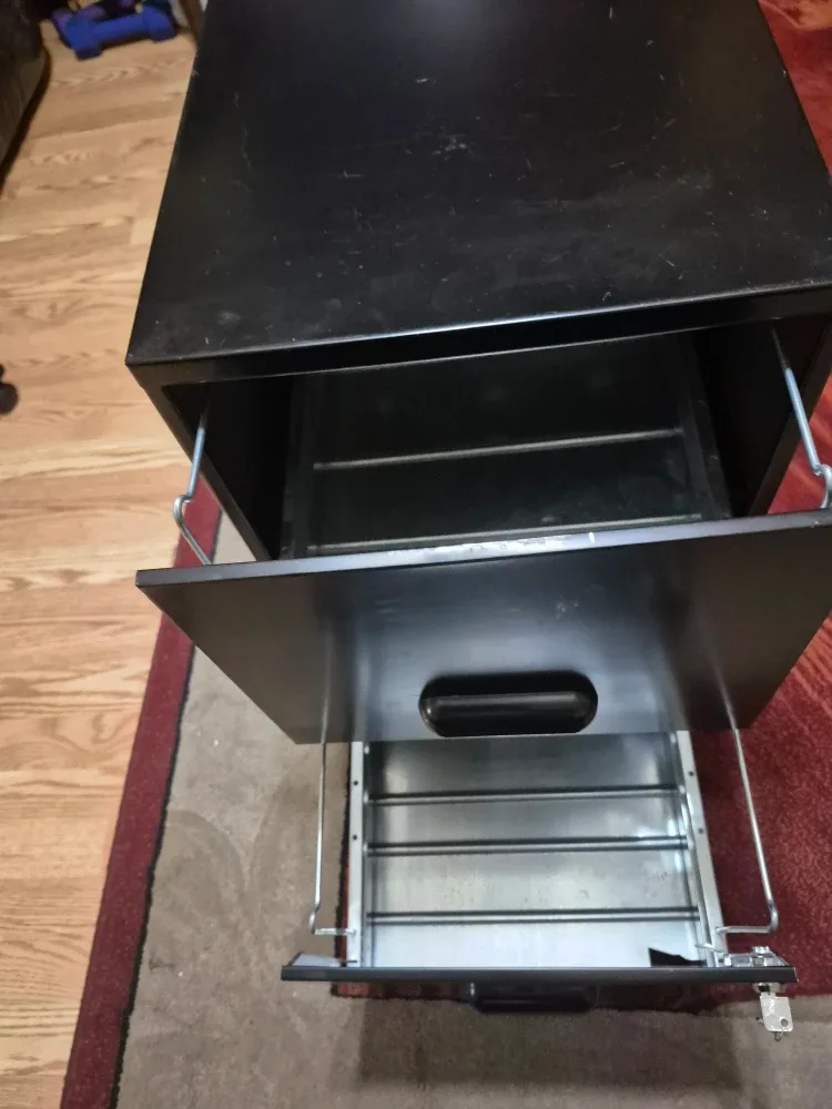 Two Drawer Filing cabinet witĥ keys and file rack image indicator(2)