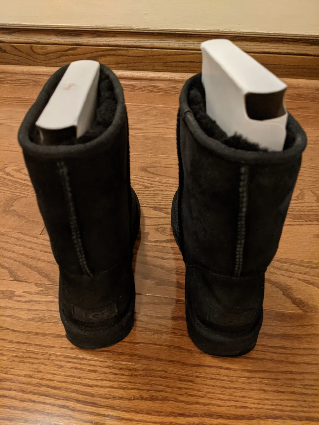 UGG W Classic Short II Black Boots - Size 7 image indicator(8)