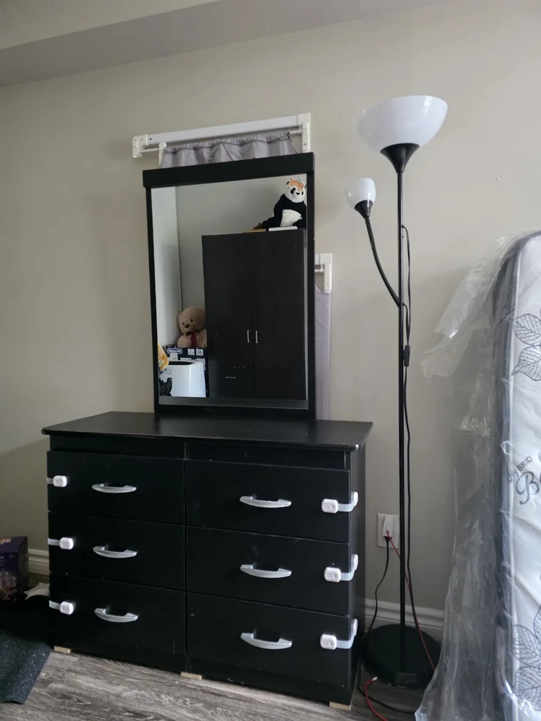 Black Dresser with Mirror & Bed Frame image indicator(2)