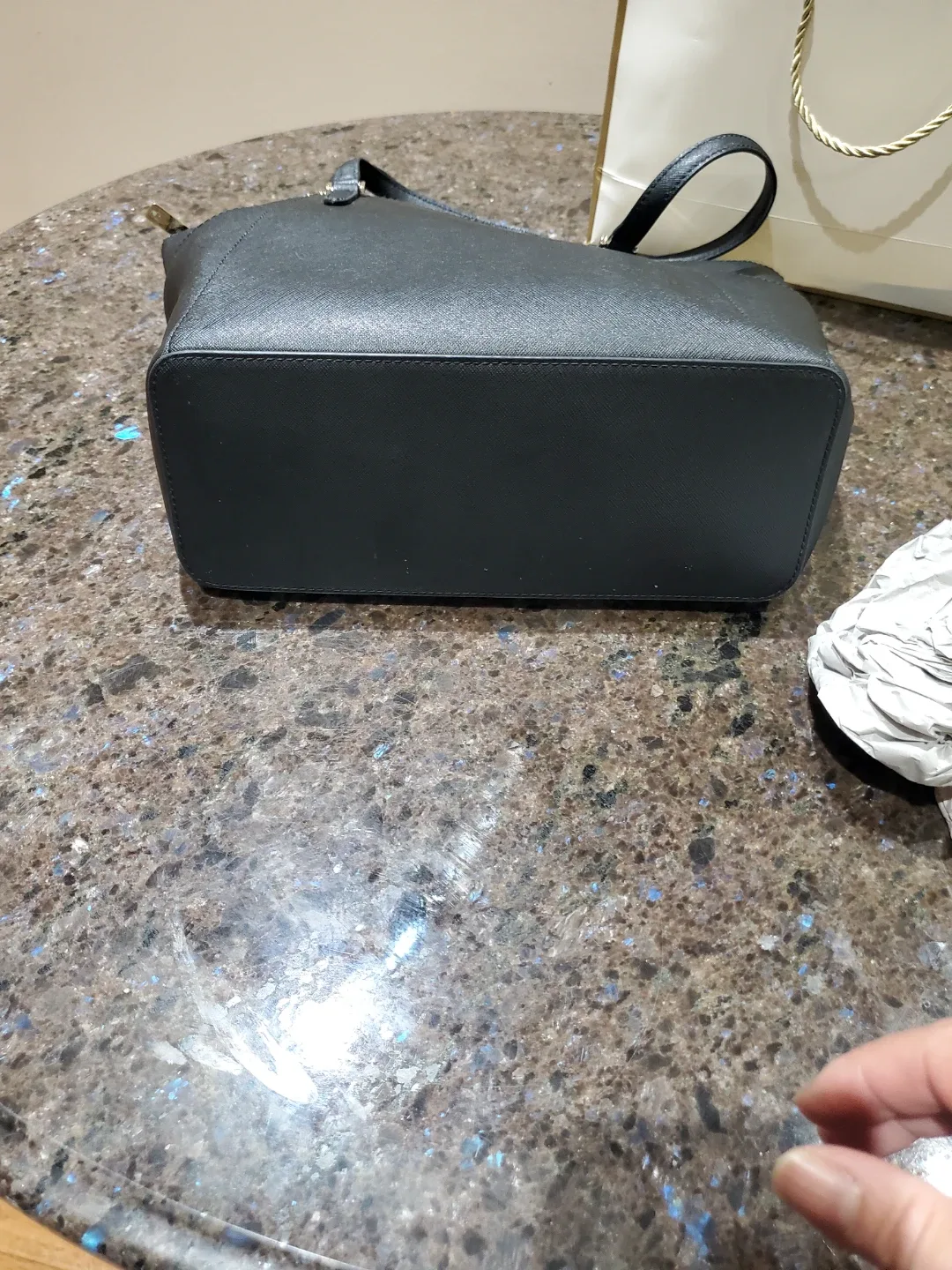 Michael Kors Black Tote Bag image indicator(5)