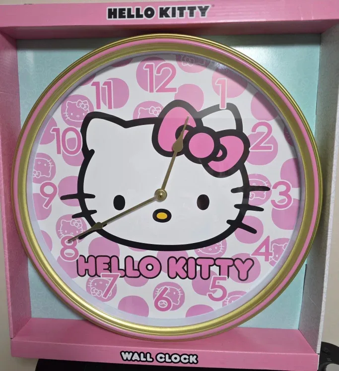 Hello Kitty Clock