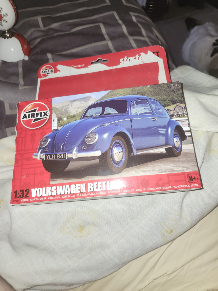 Airfix 1:32 Volkswagen Beetle Starter Set