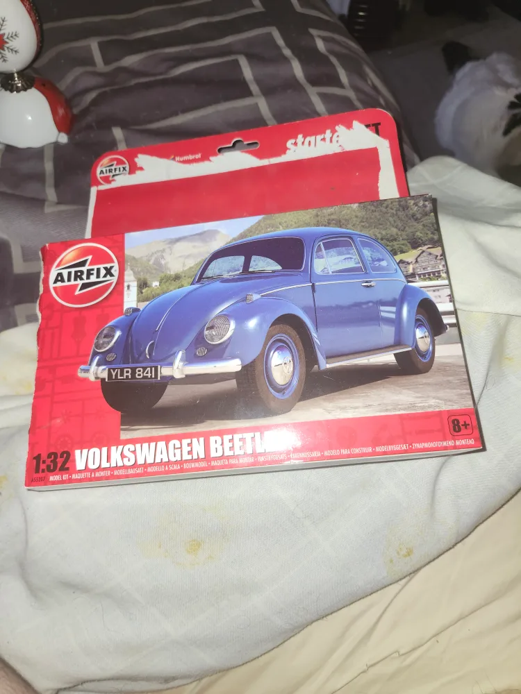 Airfix 1:32 Volkswagen Beetle Starter Set
