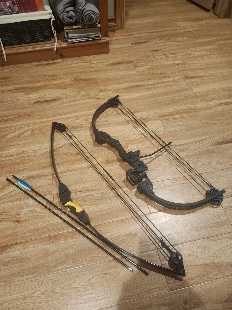 Barnett Lil Banshee & Tomcat Compound Bows