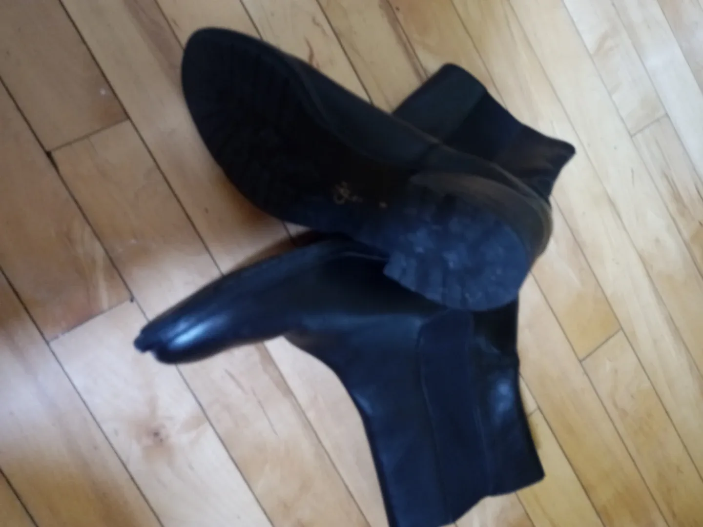 Ladies Black Leather Ankle Boots size 9 image indicator(7)