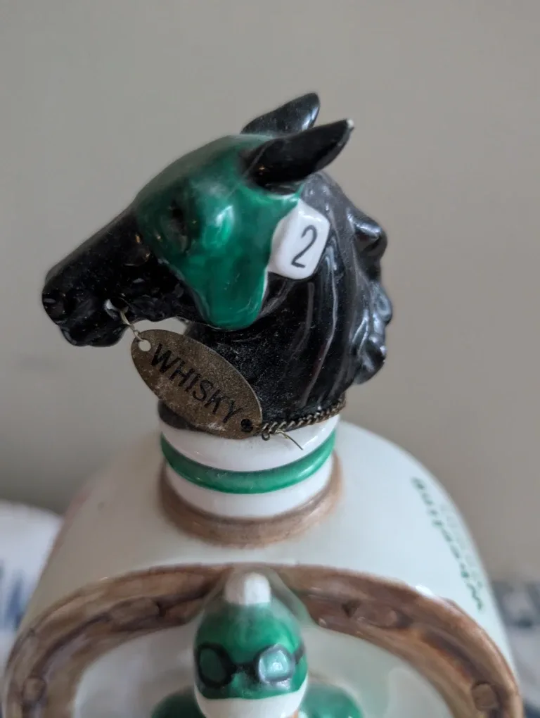Vintage Horse Racing Whiskey Decanter image indicator(5)
