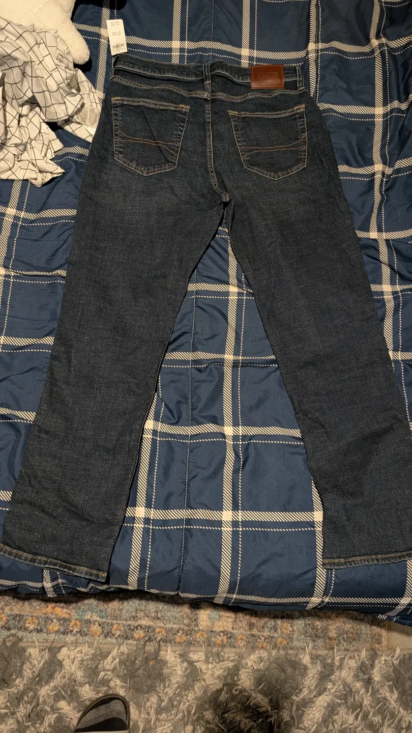 Two Pairs of Hollister Jeans image indicator(3)