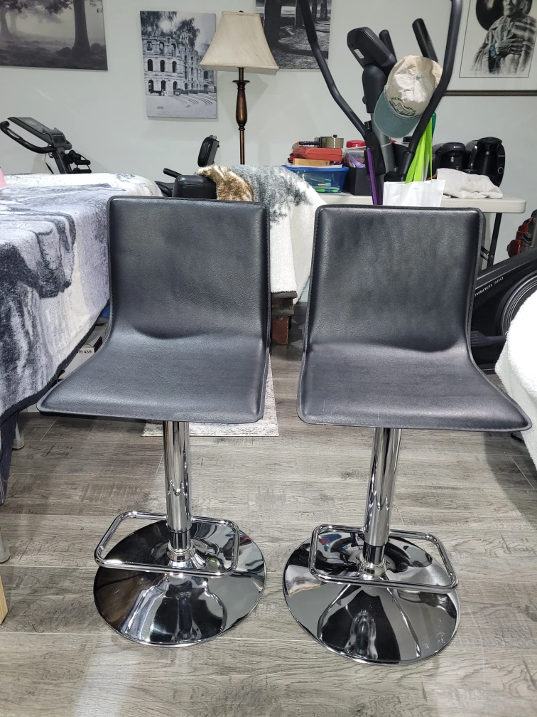 Set of 2 Black Bar Stools