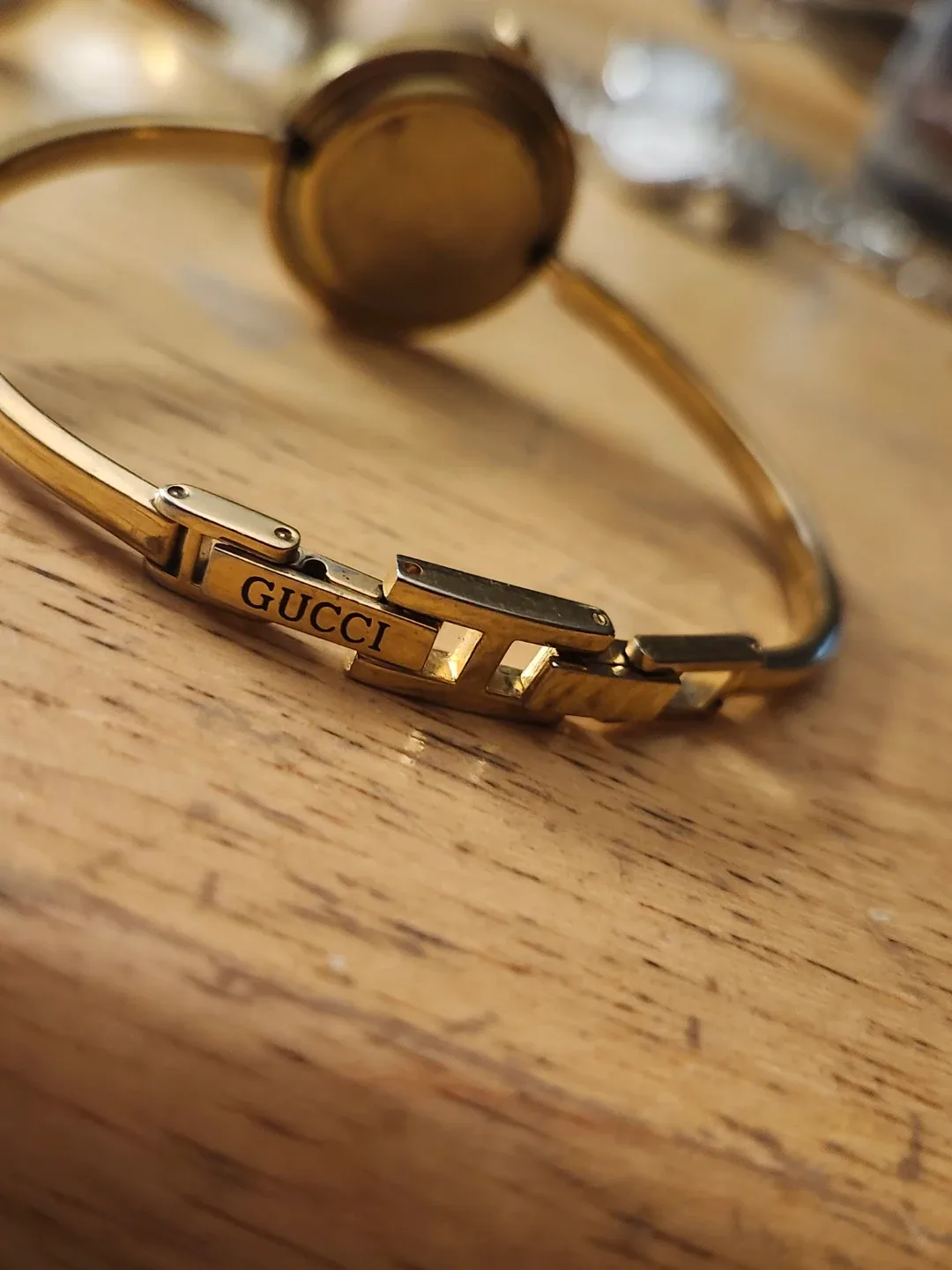 Gucci Gold-Tone Ladies Bangle Watch image indicator(2)