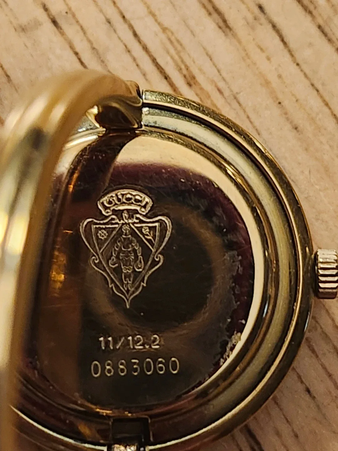 Gucci Gold-Tone Ladies Bangle Watch image indicator(3)