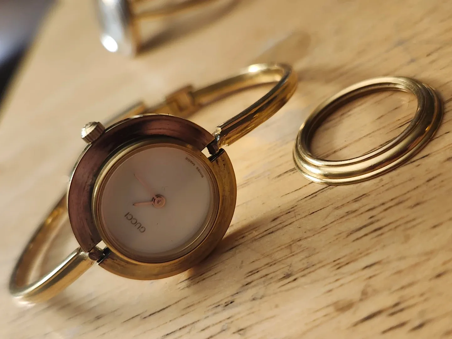 Gucci Gold-Tone Ladies Bangle Watch image indicator(6)