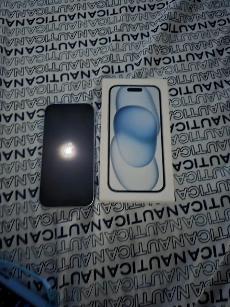 iPhone 15 128GB White with Box image indicator(3)