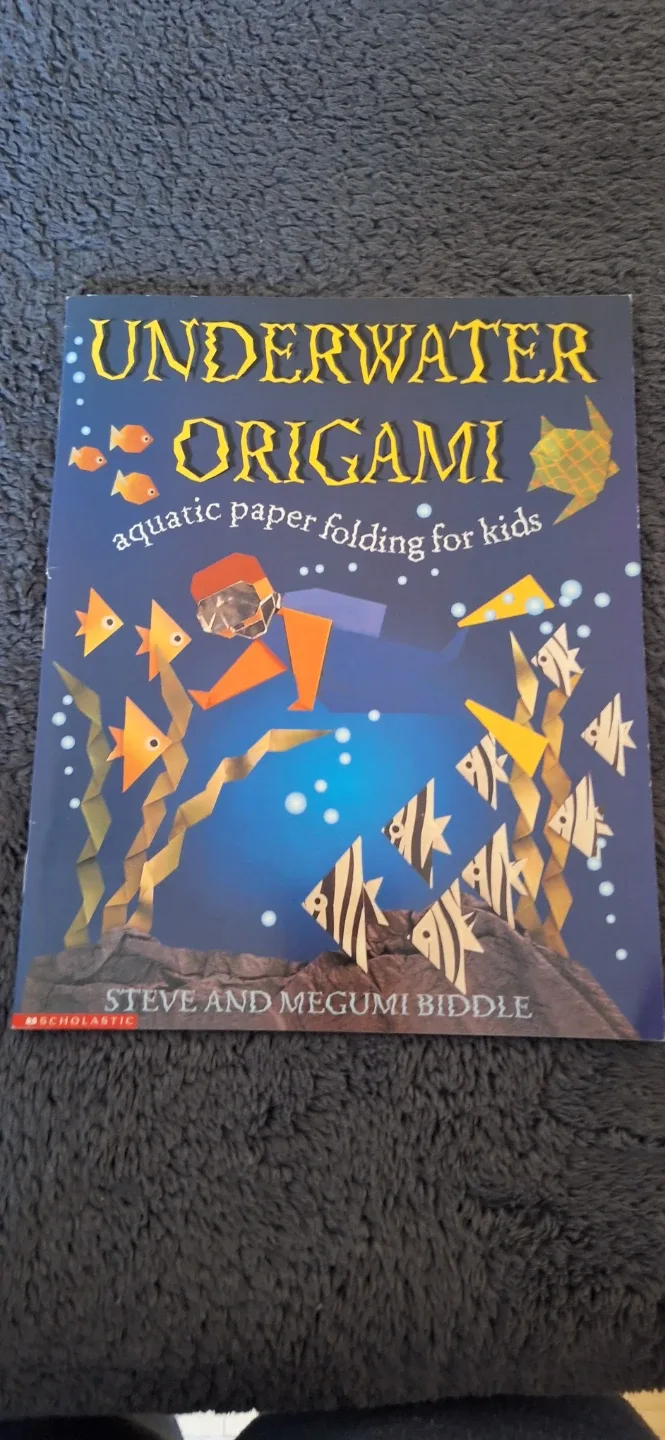 Underwater Origami Book🥕