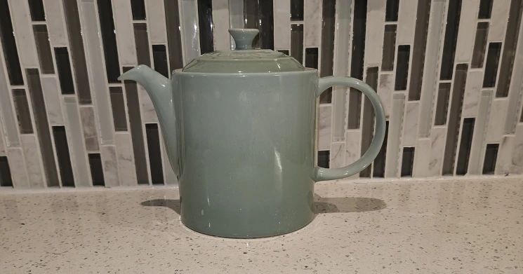 Le Creuset Sage Green Teapot - photo 3