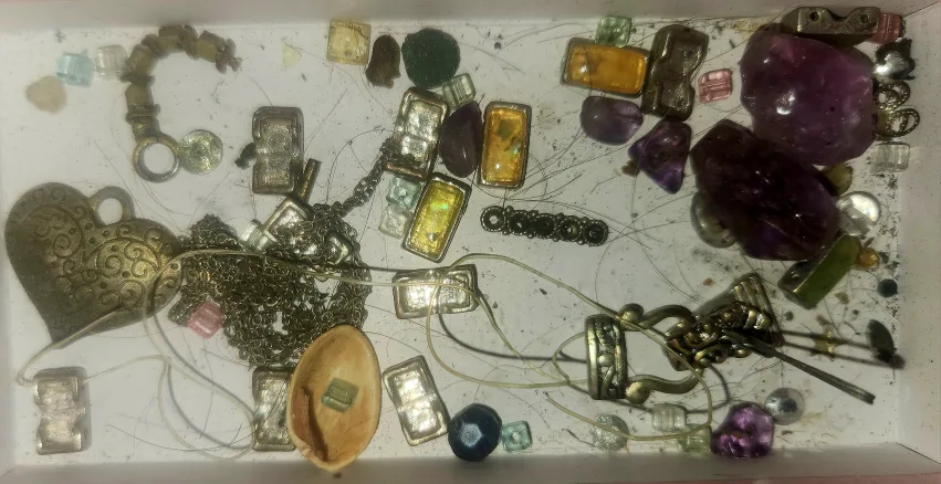 RANDOM, JEWELRY PIECES, AMETHYSTS, BROKEN LEMURIAN DOWSER, ETC image indicator(3)