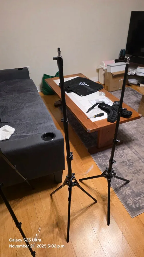 3x GEEKOTO Tripod Stands - Like New! image indicator(3)