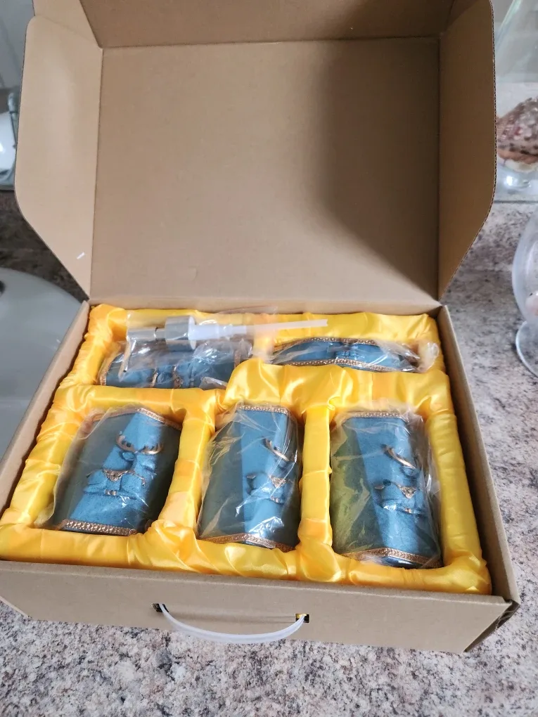 New Bathroom Accessories Set with Deer Design