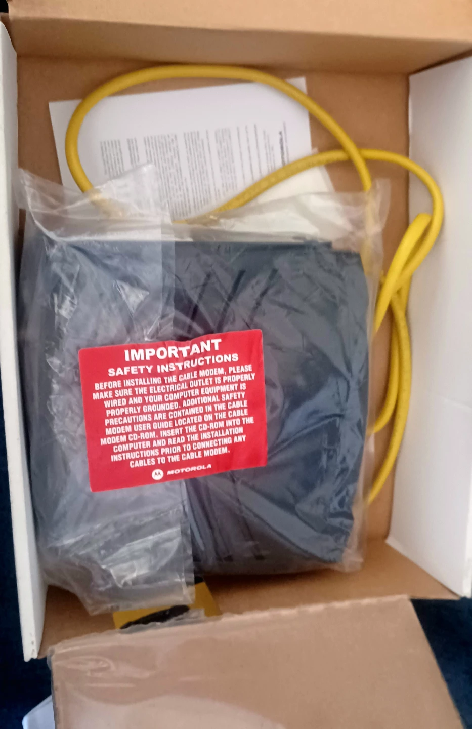 Motorola SURFboard Cable Modem - photo 3