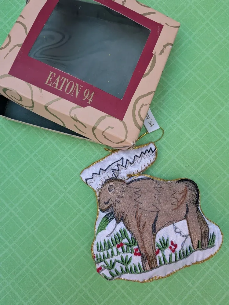 Eaton 94 Moose Ornament w box image indicator(3)